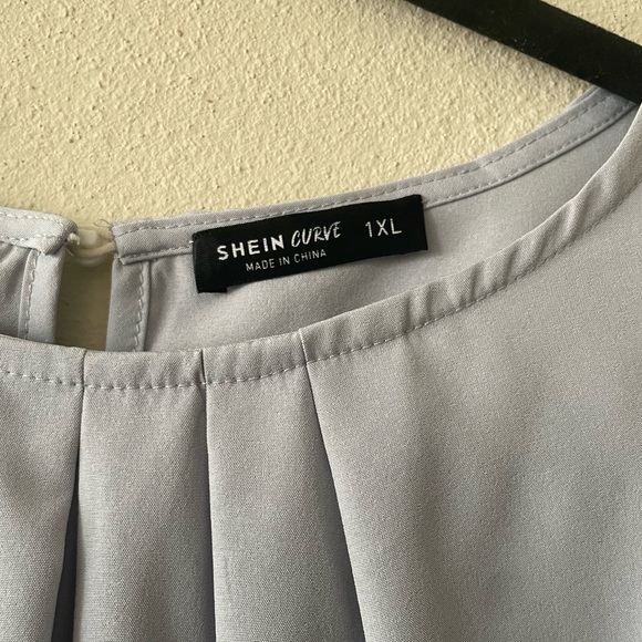 Plus Ruched Keyhole Back Blouse - Shein - Picture 4 of 5